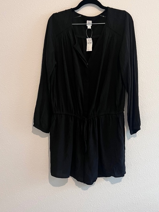 GAP Pants - GAP NWT Black Long Sleeve Rayon Romper Drawstring Waist Pockets Size M